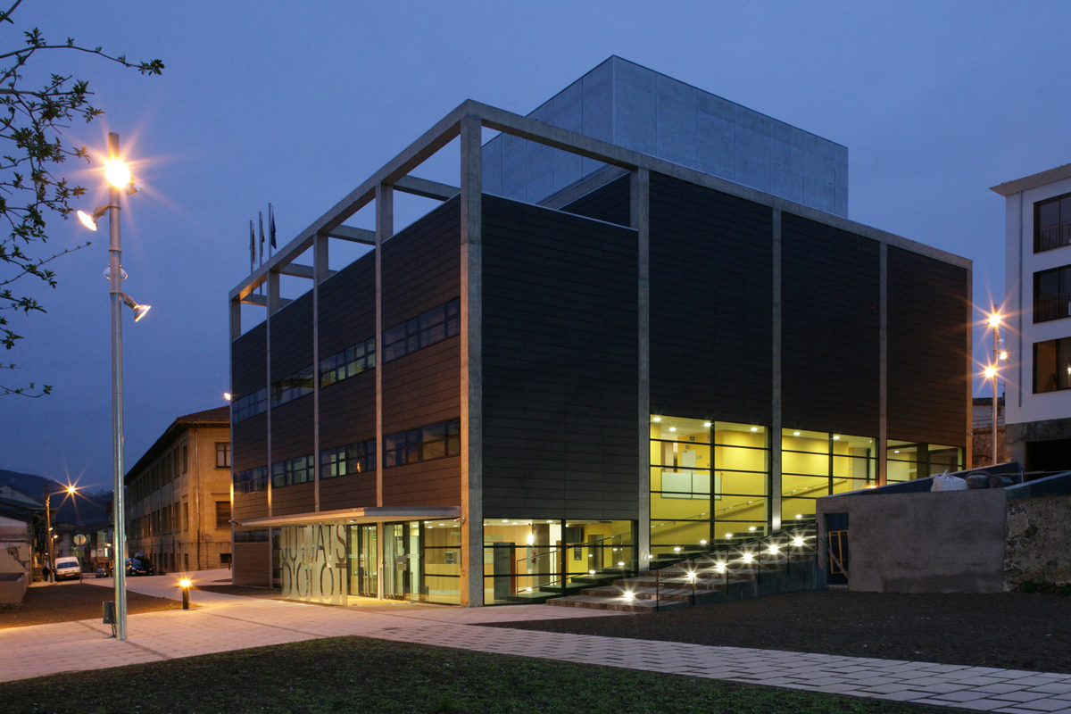 Edifici Judicial a Olot (Girona)